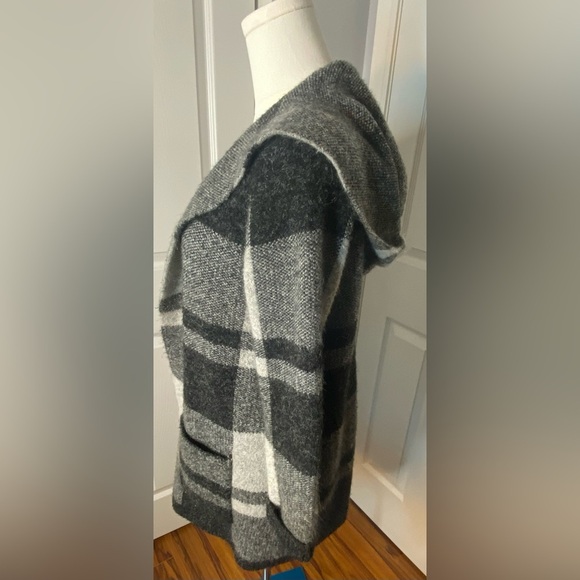 Cyrus Black and Gray Knit Cardigan - Picture 2 of 8